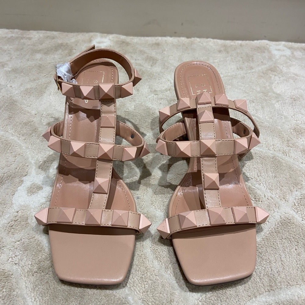 Shu Shop tan Studded Nude heeled heels Sandals BNWT